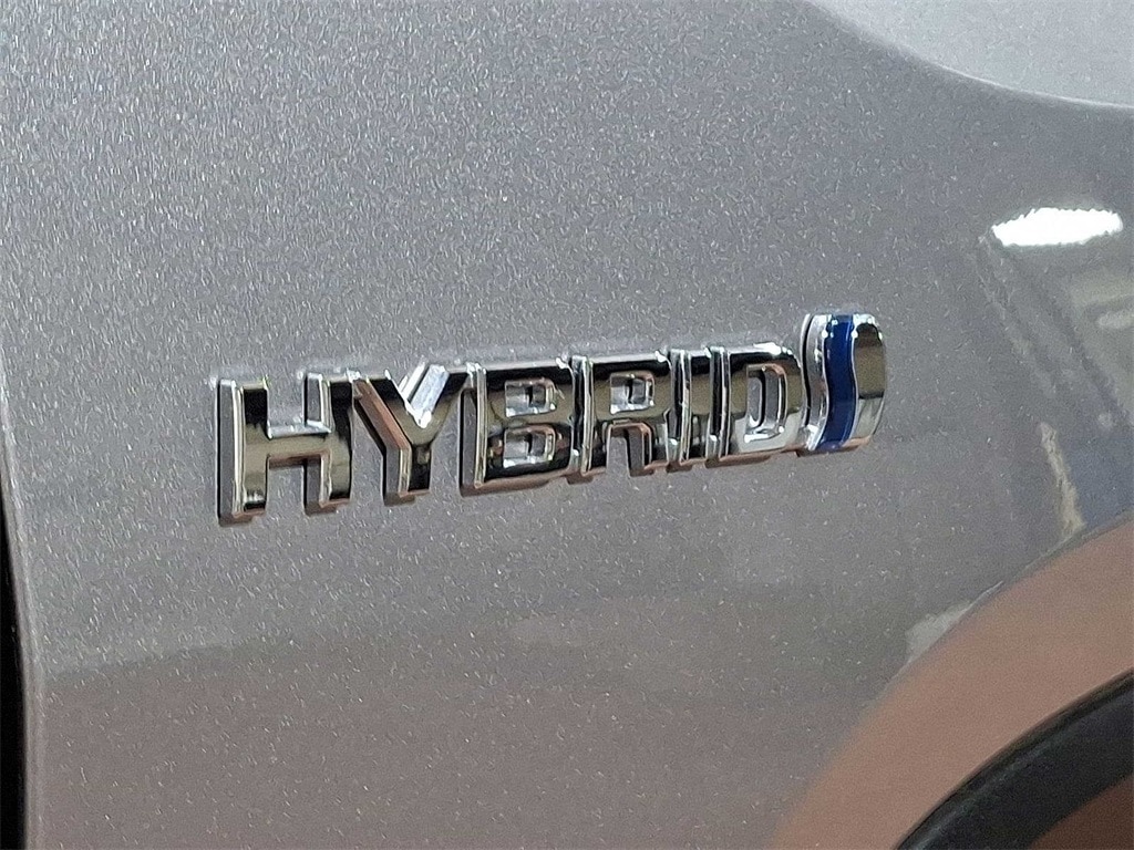 Thumbnail: 2021 Toyota RAV4 - 23