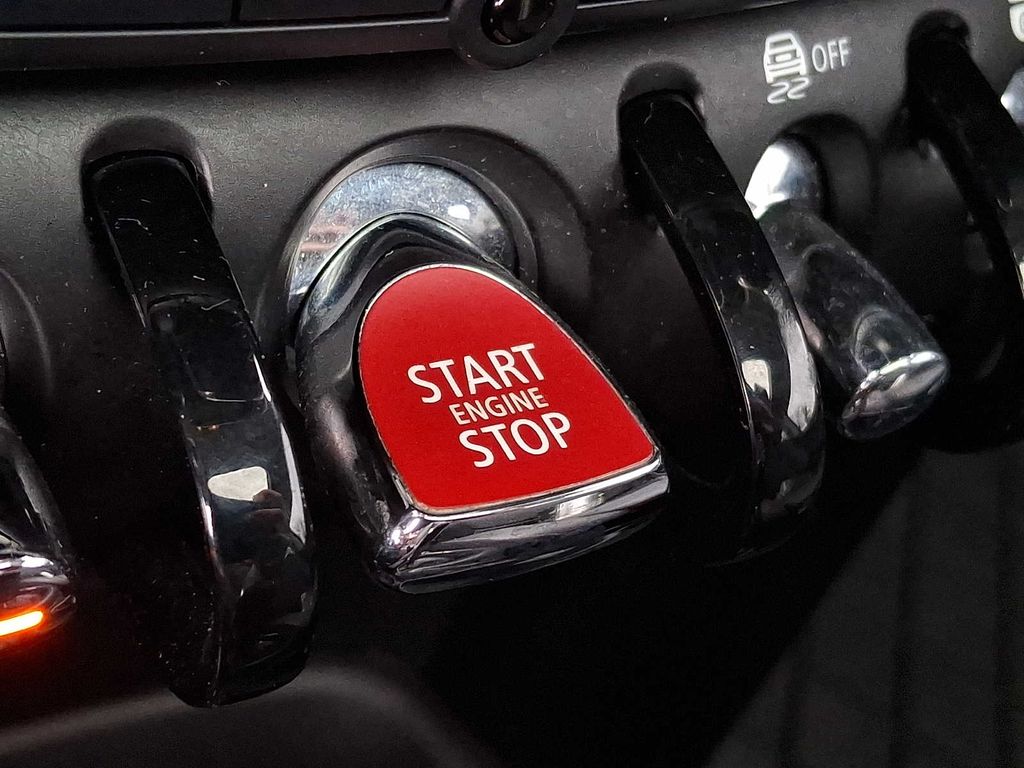 Thumbnail: 2023 MINI Cooper Hardtop - 20