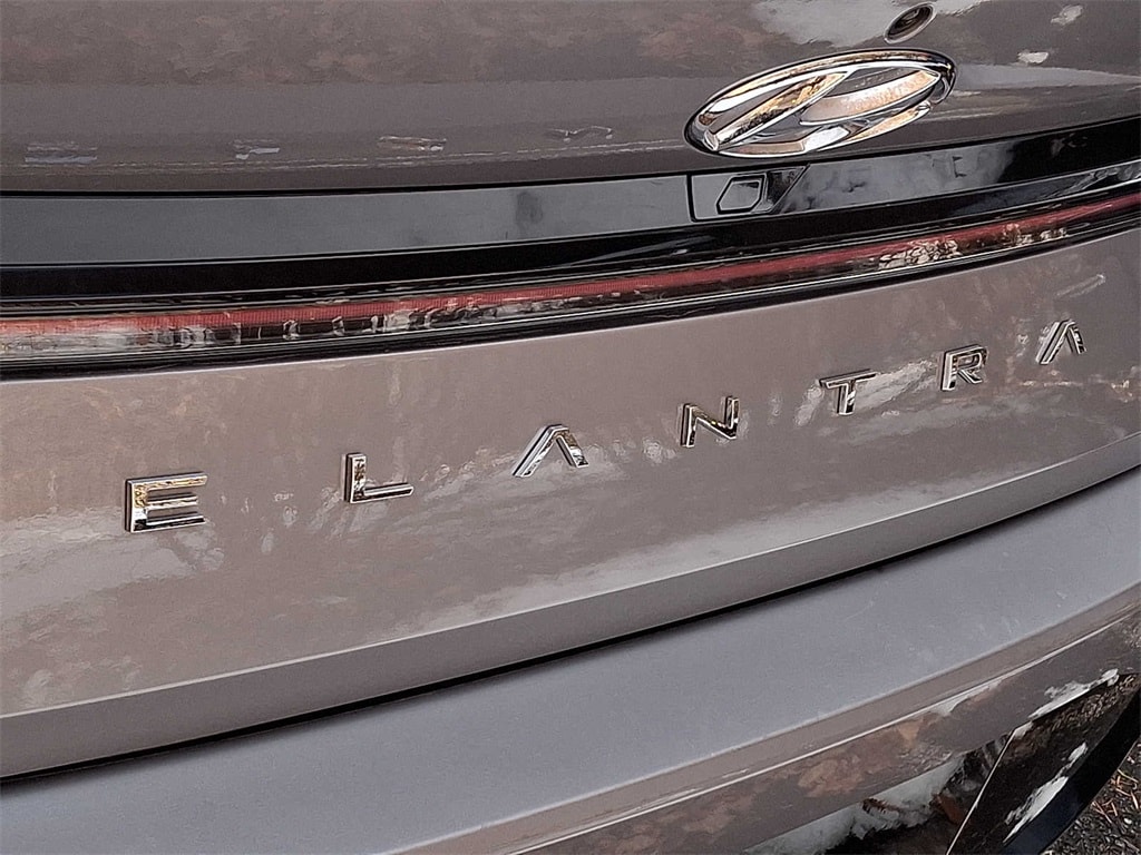 Thumbnail: 2022 Hyundai Elantra - 29