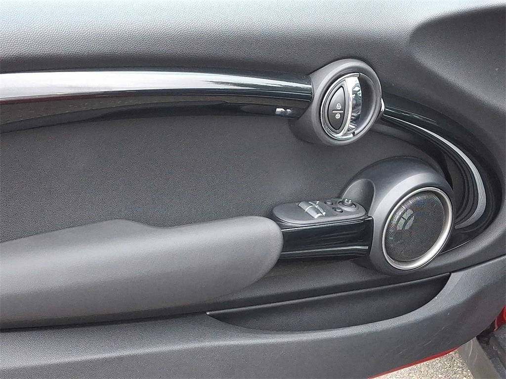 Thumbnail: 2015 MINI Cooper - 11
