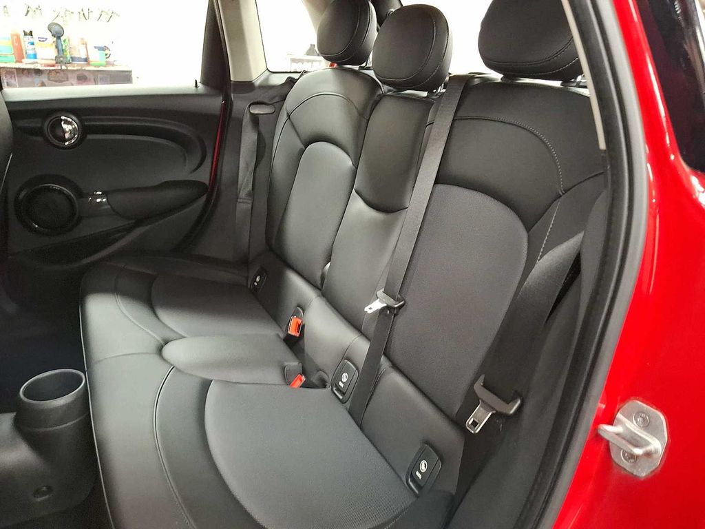 Thumbnail: 2021 MINI Cooper Hardtop - 9