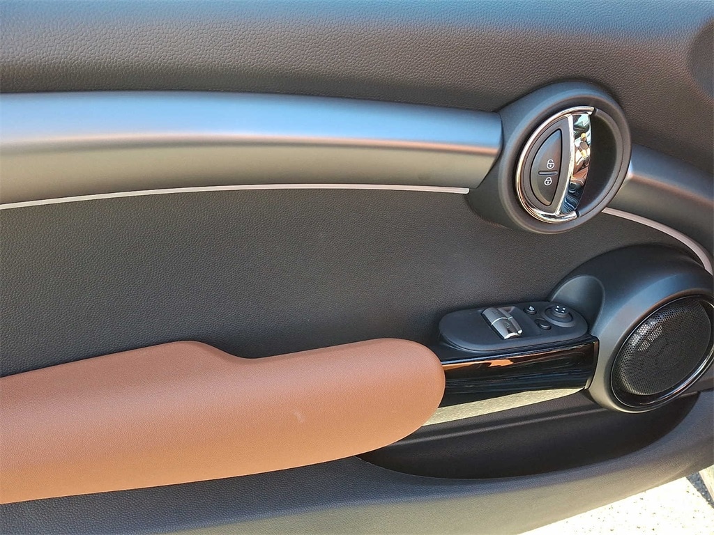 Thumbnail: 2023 MINI Cooper Hardtop - 11