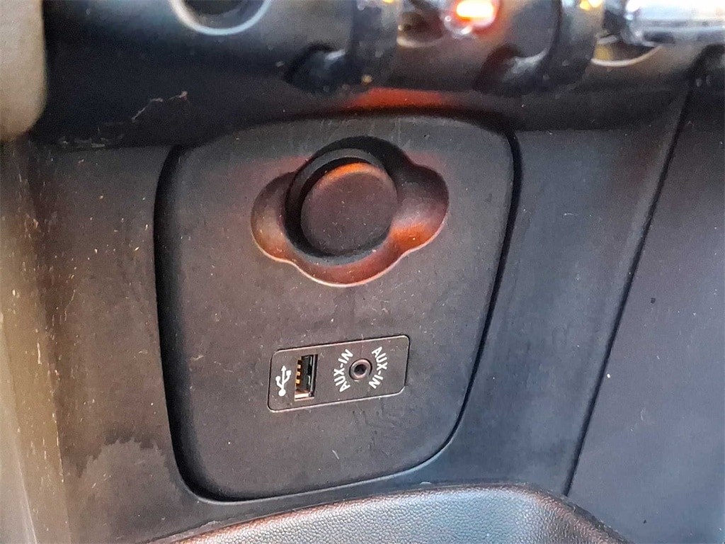 Thumbnail: 2015 MINI Cooper Hardtop - 21