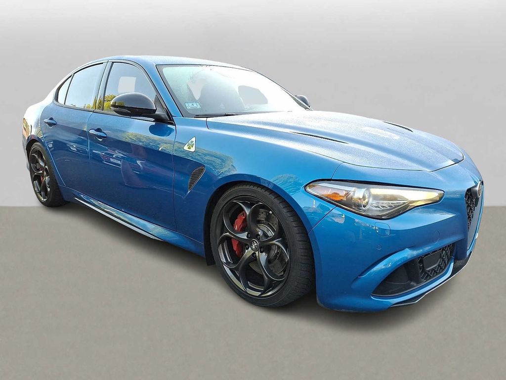 Thumbnail: 2023 Alfa Romeo Giulia - 3