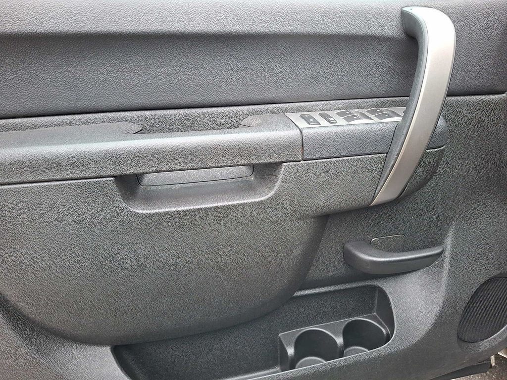 Thumbnail: 2011 GMC Sierra 1500 - 10