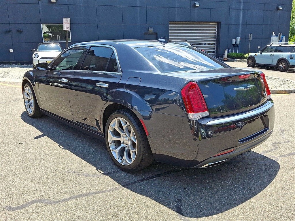 Thumbnail: 2018 Chrysler 300 - 22