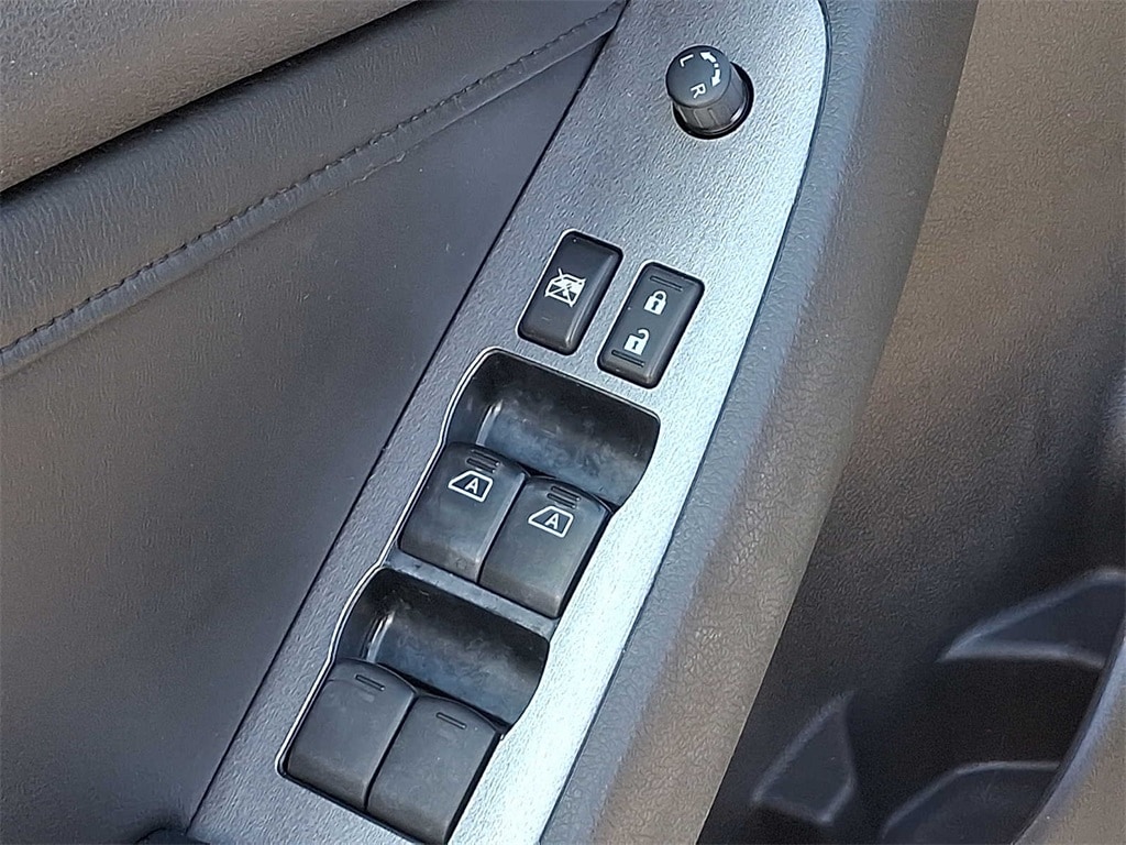 Thumbnail: 2010 Nissan Altima - 25