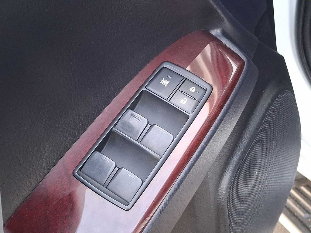 Thumbnail: 2019 Lexus GX - 25