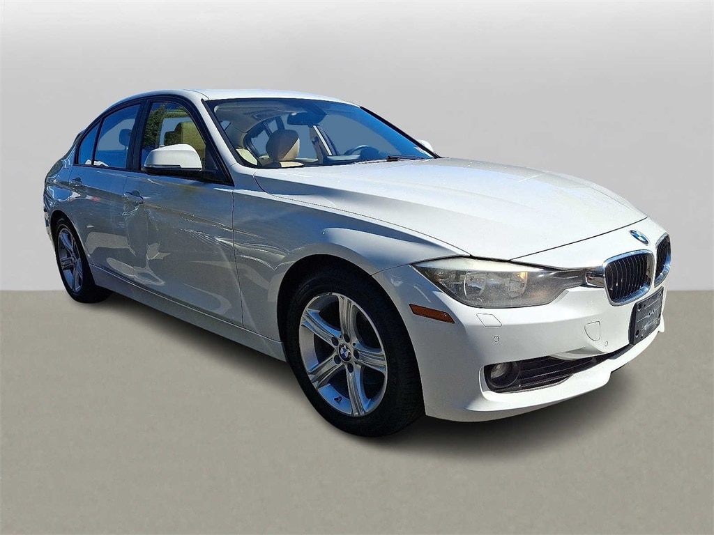 Thumbnail: 2015 BMW 3 Series - 3