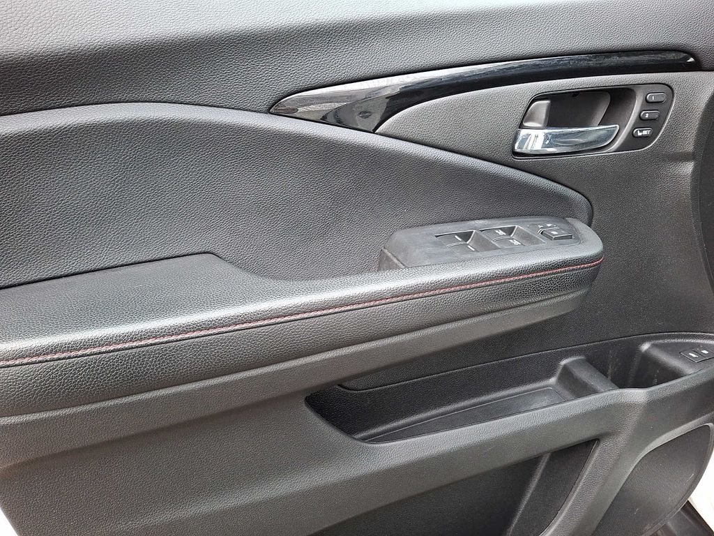 Thumbnail: 2022 Honda Pilot - 11