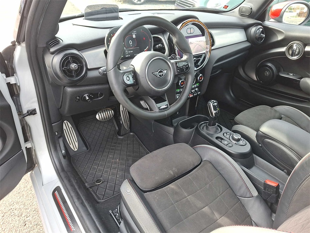 Thumbnail: 2023 MINI Cooper Hardtop - 9