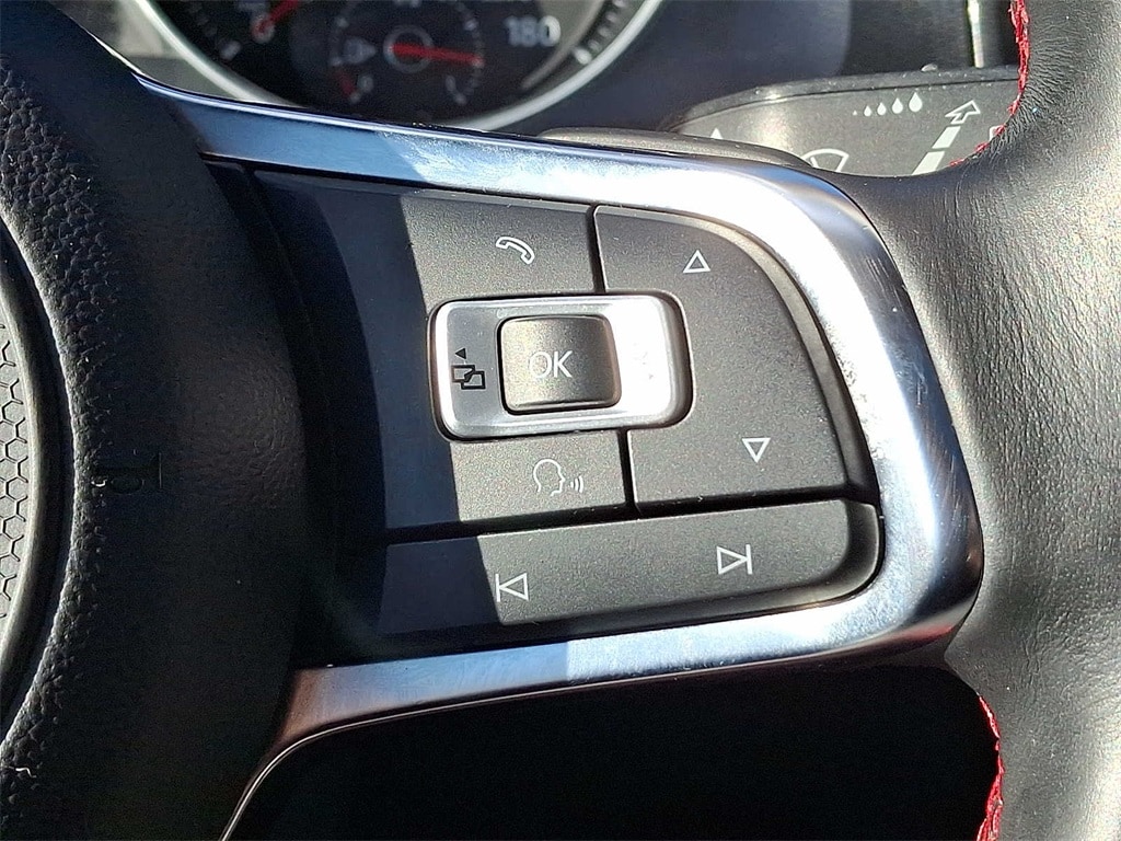 2017 Volkswagen Golf GTI SE 19