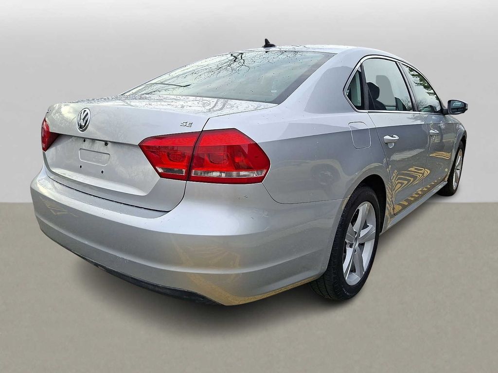 Thumbnail: 2013 Volkswagen Passat - 4