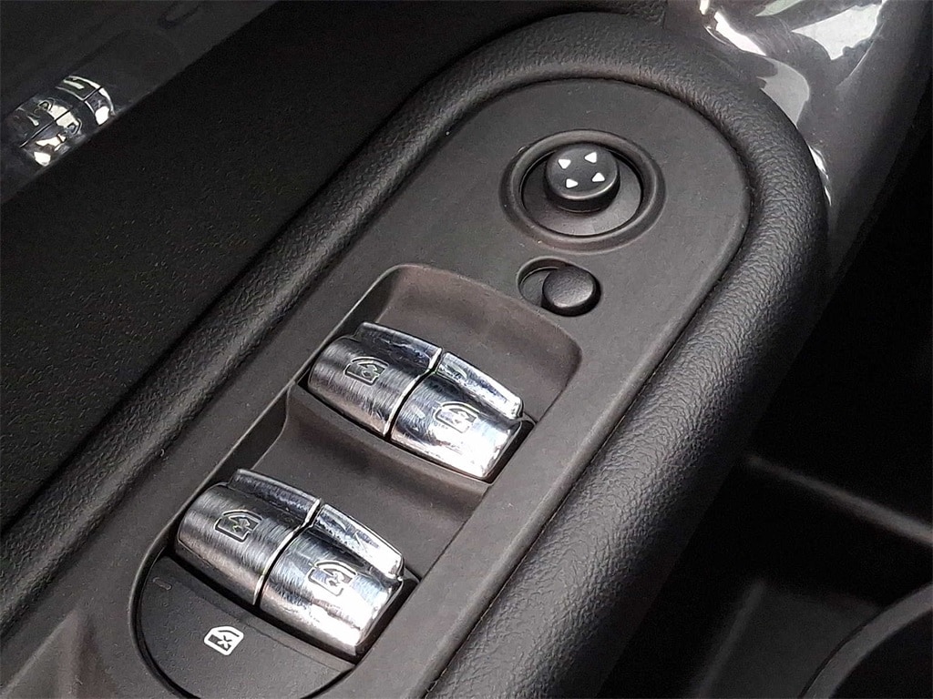 Thumbnail: 2019 MINI Cooper Countryman - 25