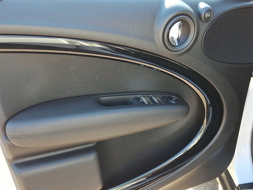 Thumbnail: 2015 MINI Cooper Countryman - 10