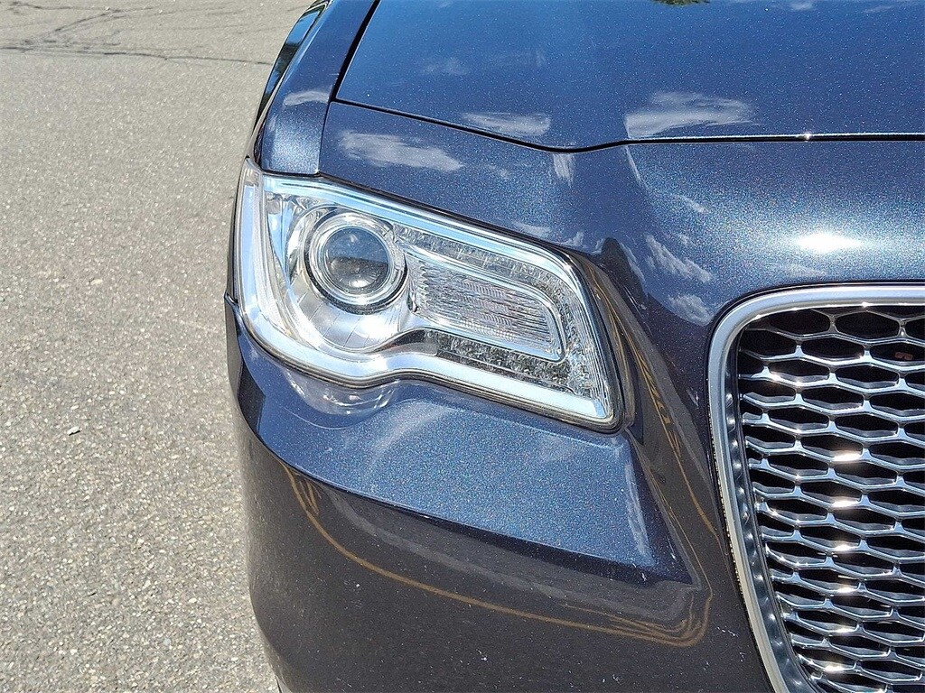 Thumbnail: 2018 Chrysler 300 - 28