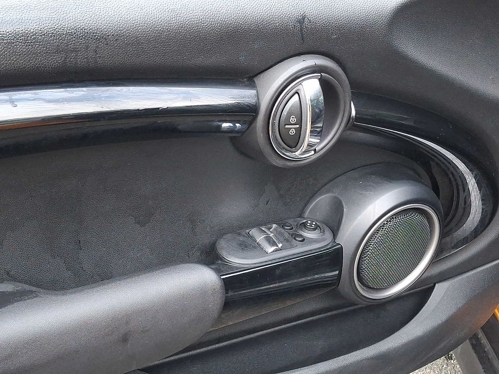 Thumbnail: 2014 MINI Cooper Hardtop - 10
