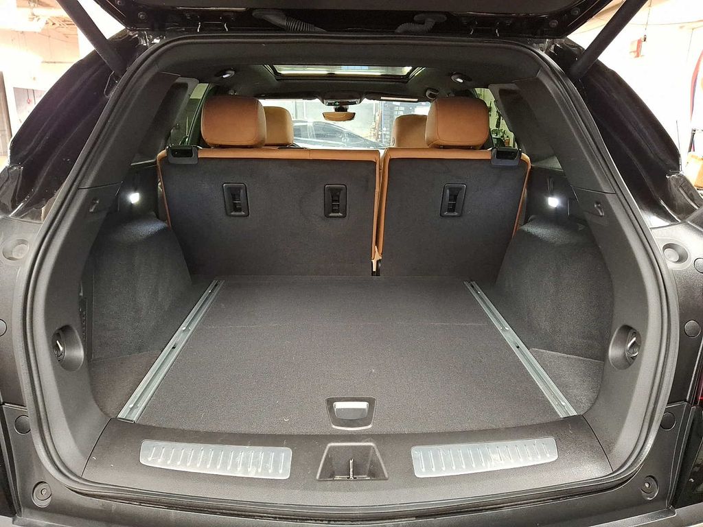 Thumbnail: 2024 Cadillac XT5 - 27