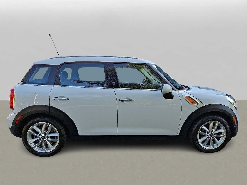 Thumbnail: 2014 MINI Cooper Countryman - 4