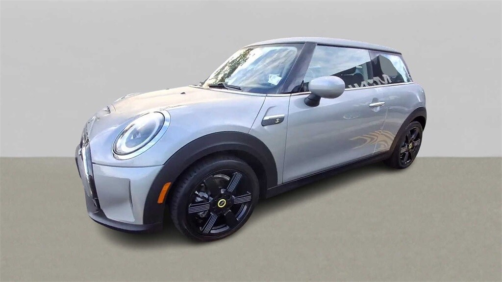 2024 Mini Cooper SE Signature photo 4