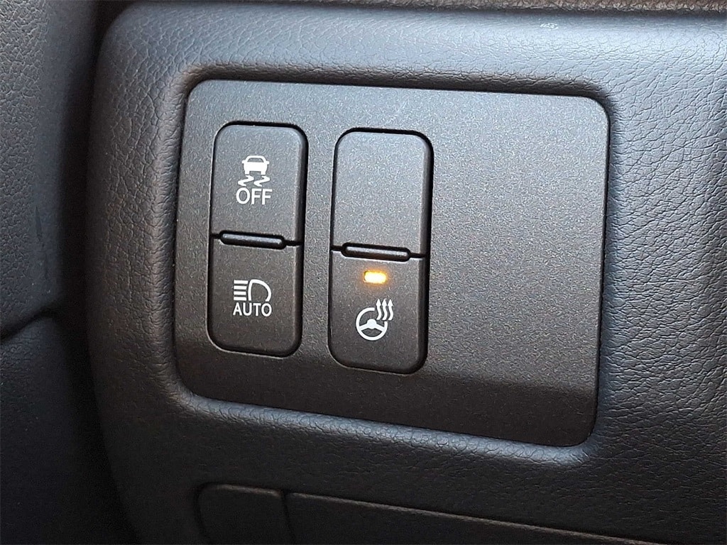 Thumbnail: 2016 Lexus GS - 25