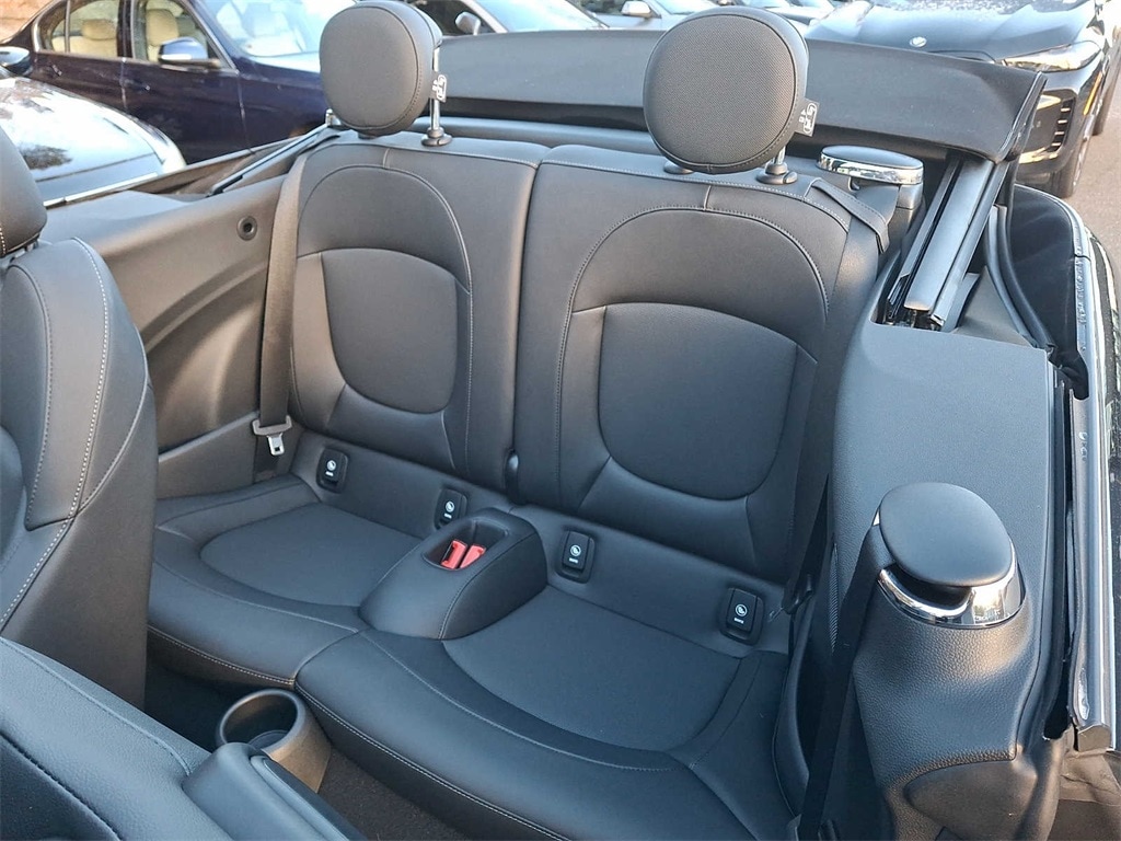 Thumbnail: 2023 MINI Cooper Convertible - 7