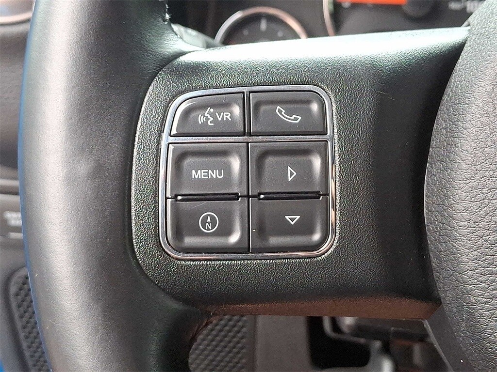 Thumbnail: 2015 Jeep Wrangler - 21