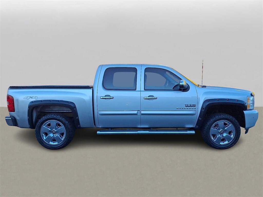 2010 Chevrolet Silverado 1500 LT photo 4
