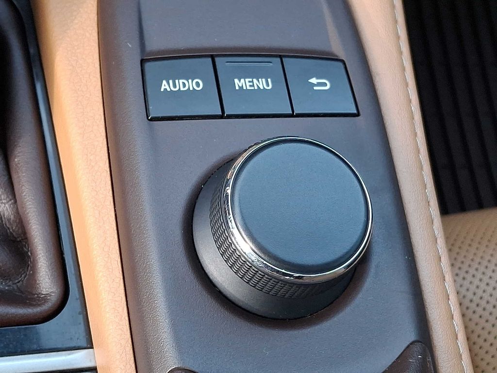 Thumbnail: 2017 Lexus ES - 23