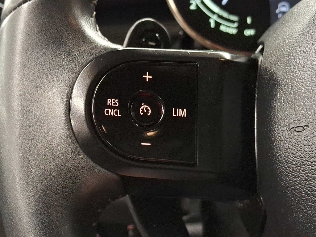 Thumbnail: 2023 MINI Cooper Hardtop - 17