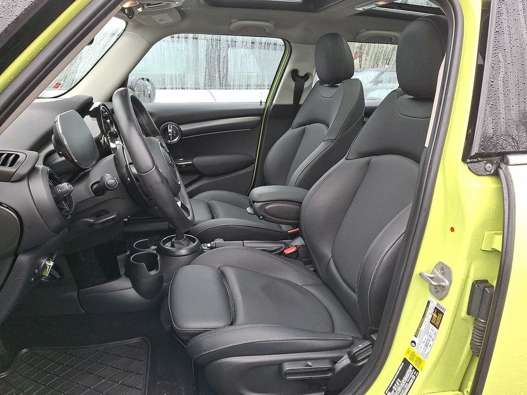 Thumbnail: 2024 MINI Cooper Hardtop - 10
