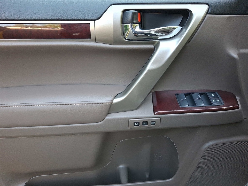 Thumbnail: 2019 Lexus GX - 9