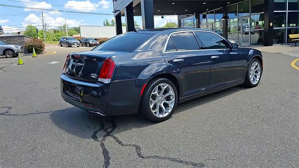 Thumbnail: 2018 Chrysler 300 - 8