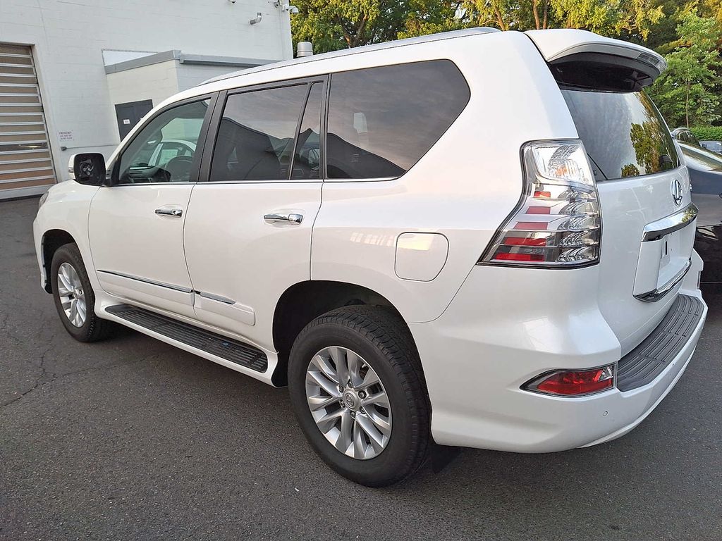 Thumbnail: 2019 Lexus GX - 6