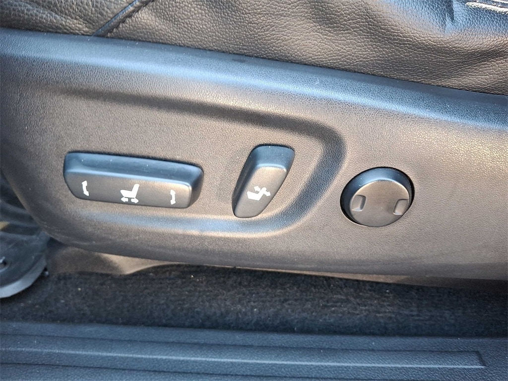 Thumbnail: 2012 Toyota 4Runner - 12