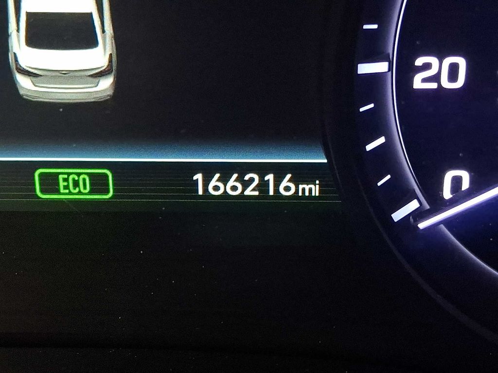 Thumbnail: 2018 Genesis G80 - 17