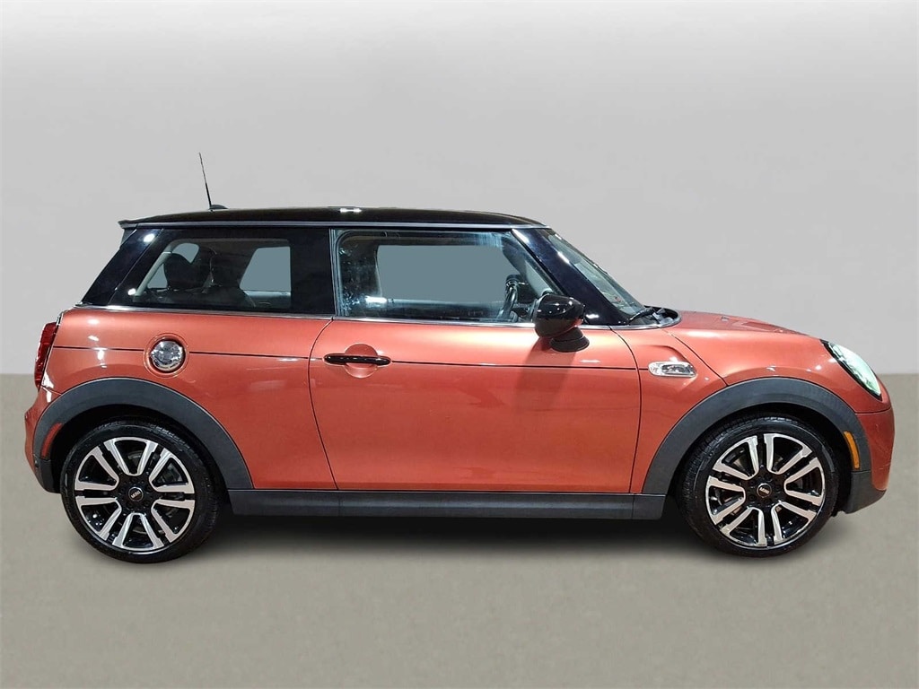 Thumbnail: 2021 MINI Cooper Hardtop - 4