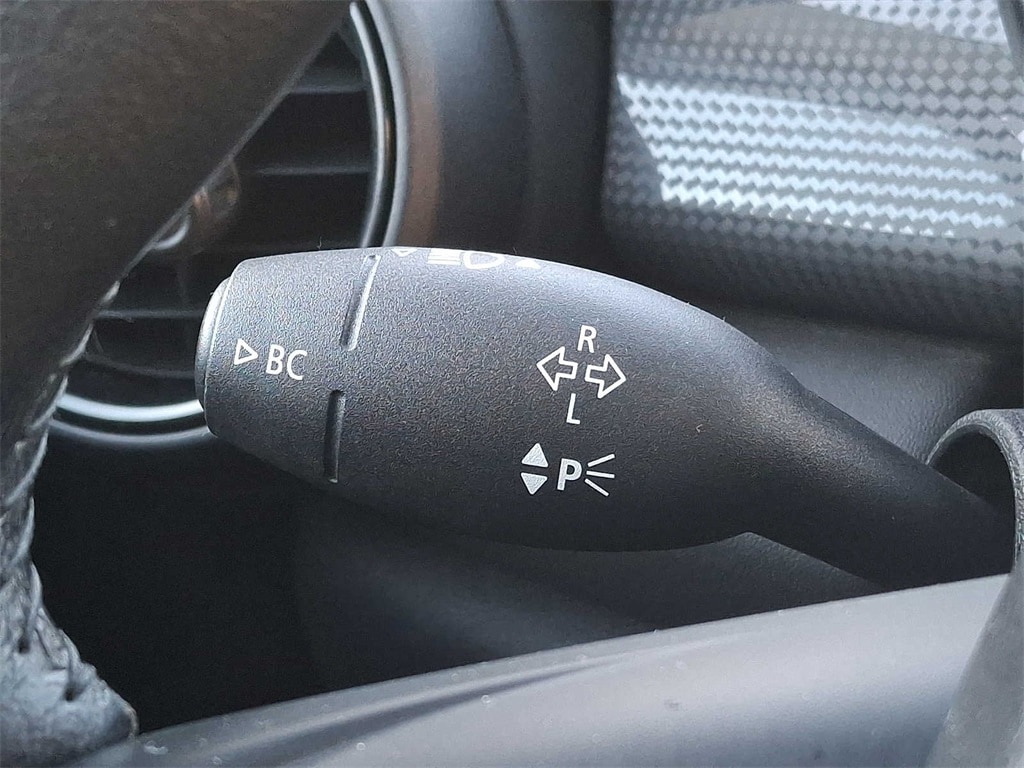 Thumbnail: 2015 MINI Cooper Hardtop - 25