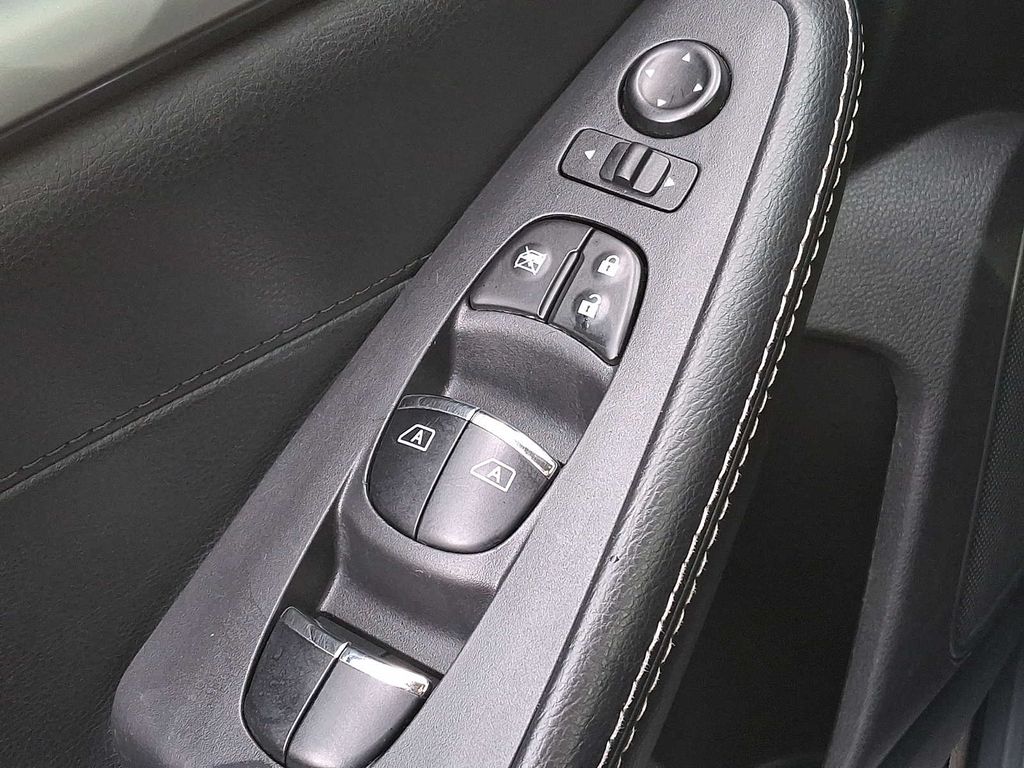 Thumbnail: 2021 Nissan Maxima - 24