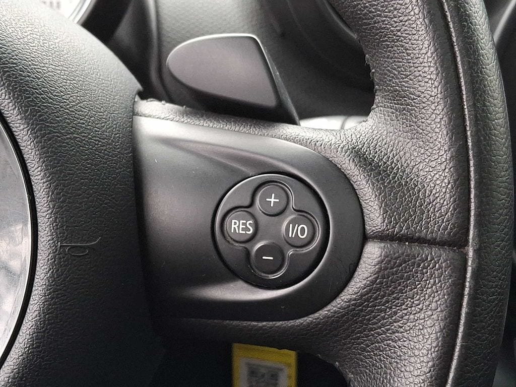 Thumbnail: 2012 MINI Cooper Countryman - 21