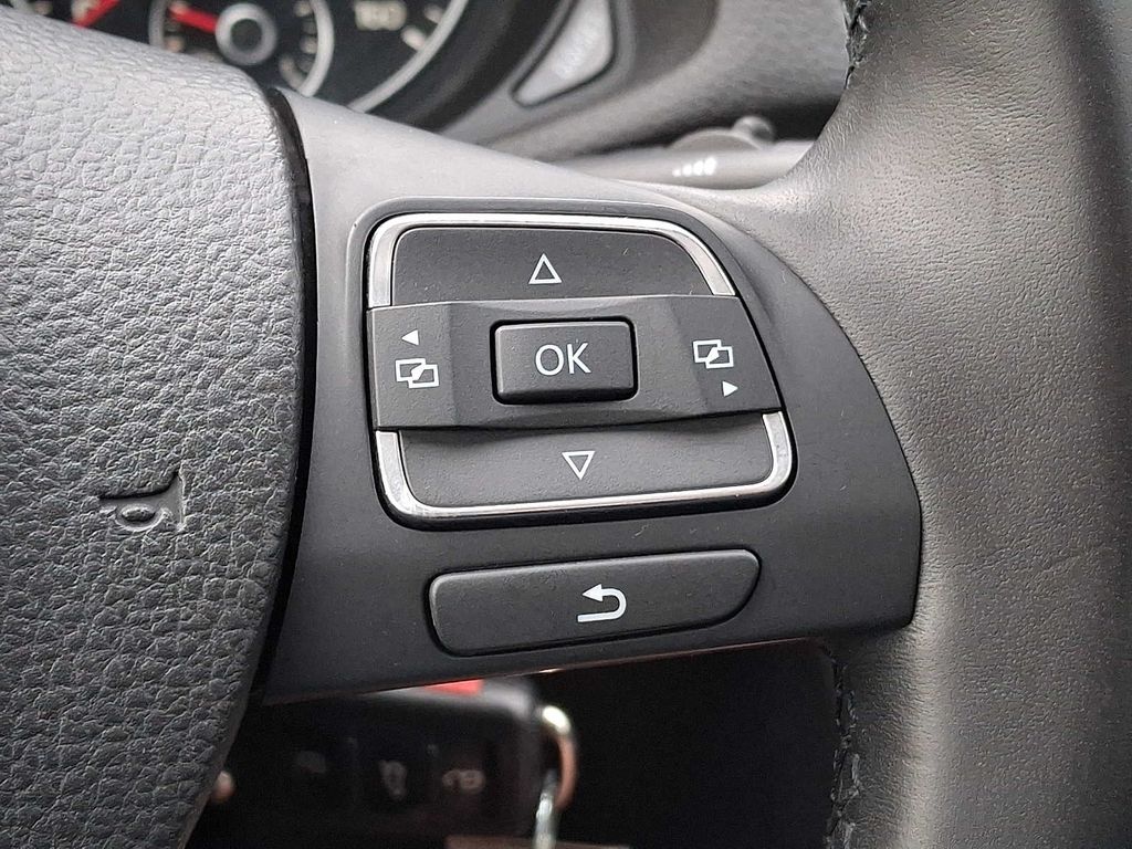 Thumbnail: 2013 Volkswagen Passat - 18