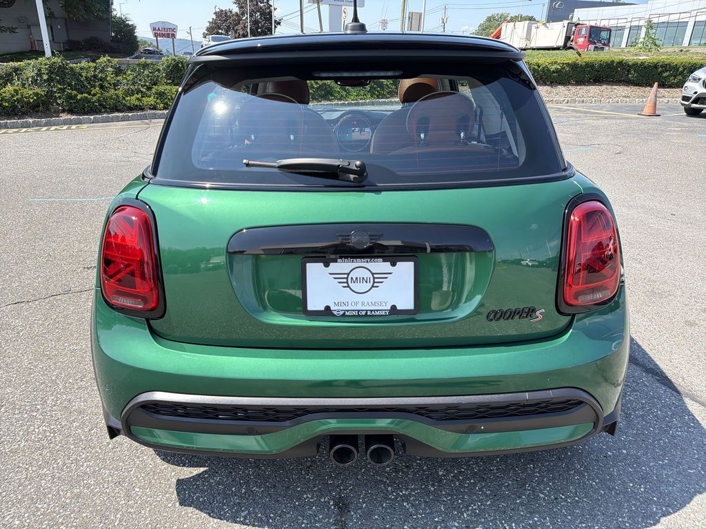 Thumbnail: 2022 MINI Cooper Hardtop - 13