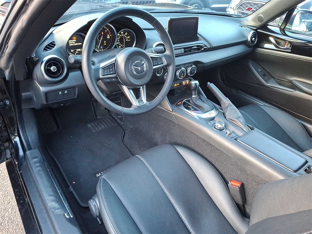 Thumbnail: 2022 Mazda MX-5 Miata - 8