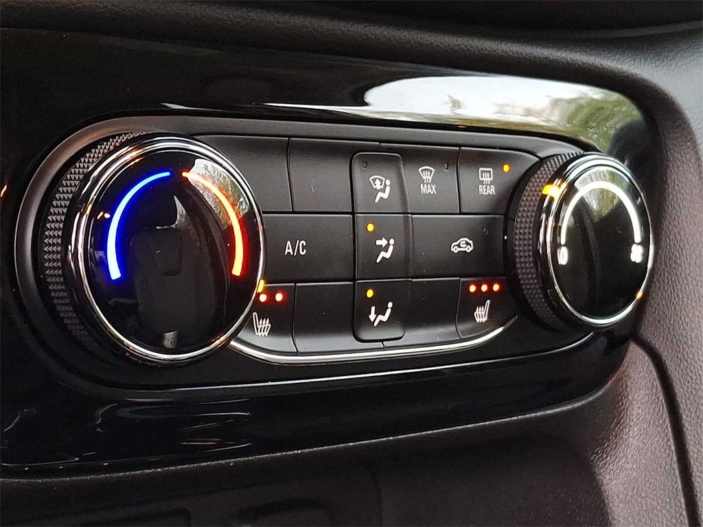 Thumbnail: 2022 Buick Encore GX - 12