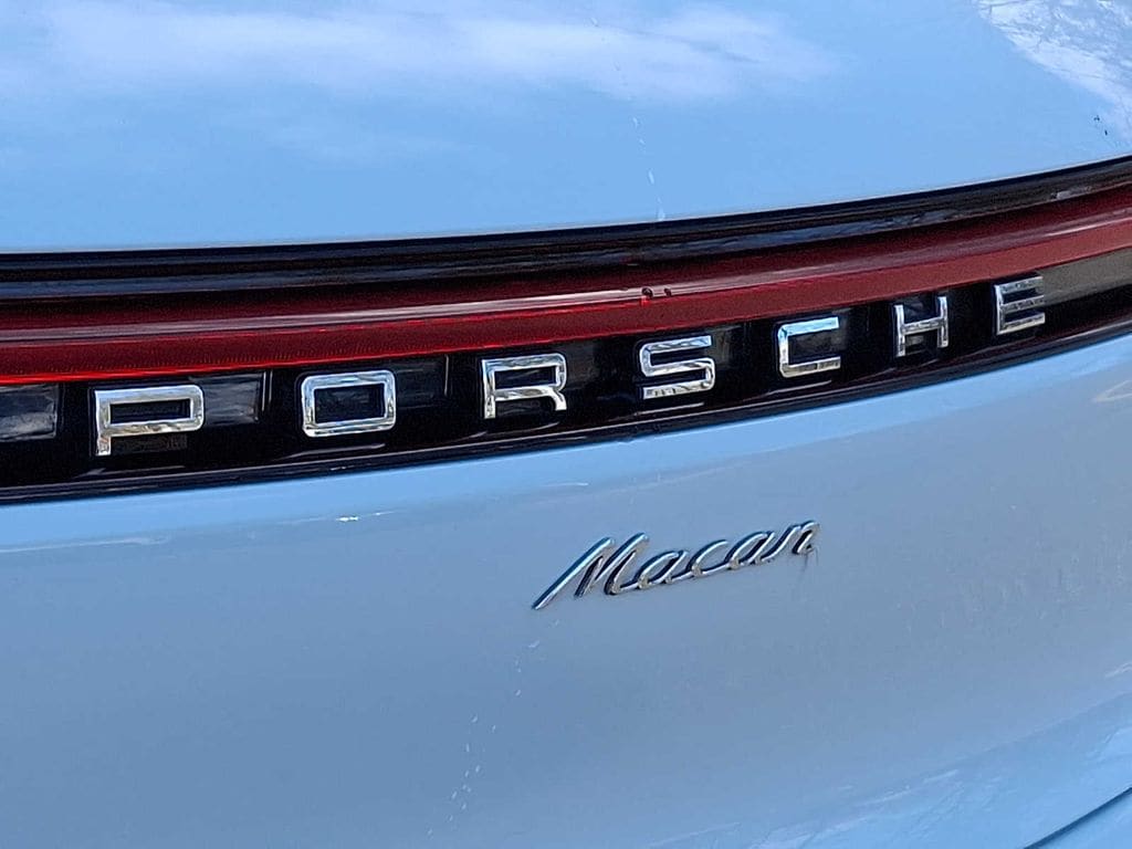 Thumbnail: 2022 Porsche Macan - 29