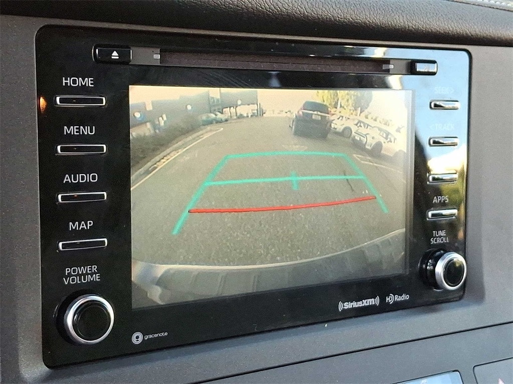 Thumbnail: 2020 Toyota Sienna - 15