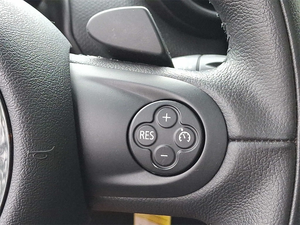 Thumbnail: 2013 MINI Cooper Countryman - 19