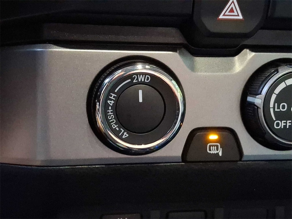 Thumbnail: 2020 Toyota Tacoma - 20