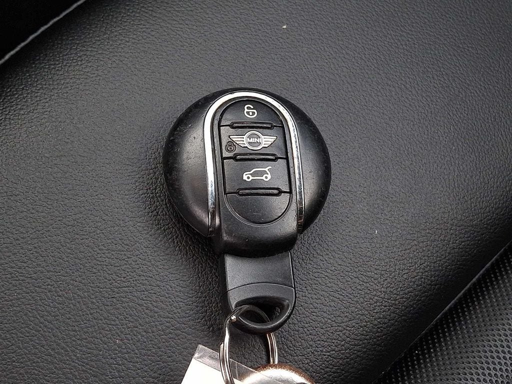 Thumbnail: 2014 MINI Cooper Hardtop - 22