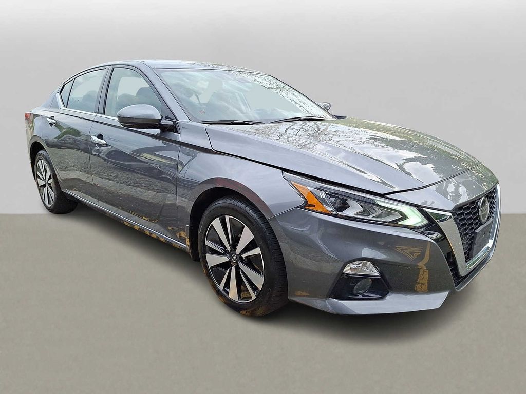 Thumbnail: 2020 Nissan Altima - 3